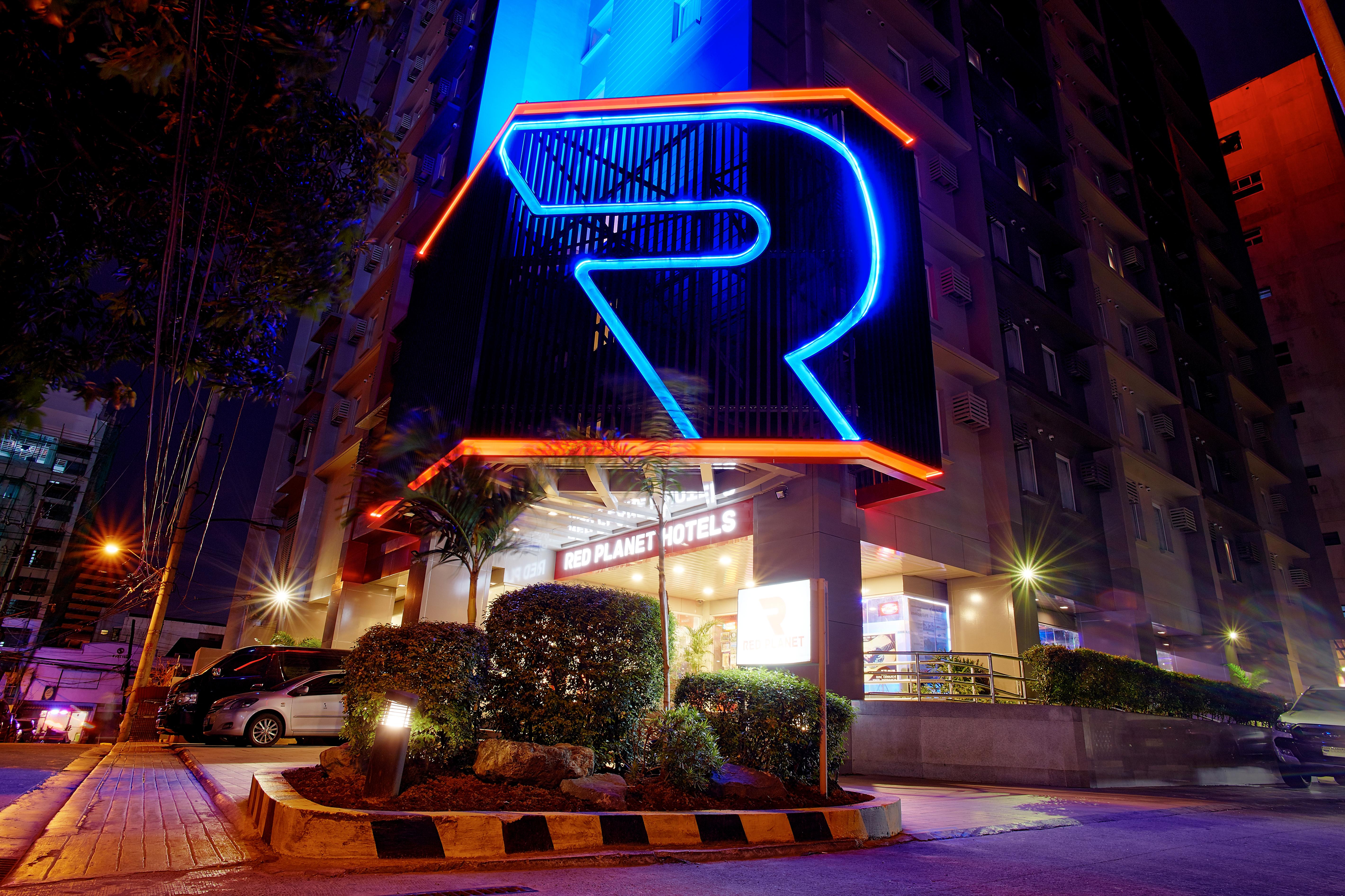 Red Planet Makati Avenue Manila Hotel 3*