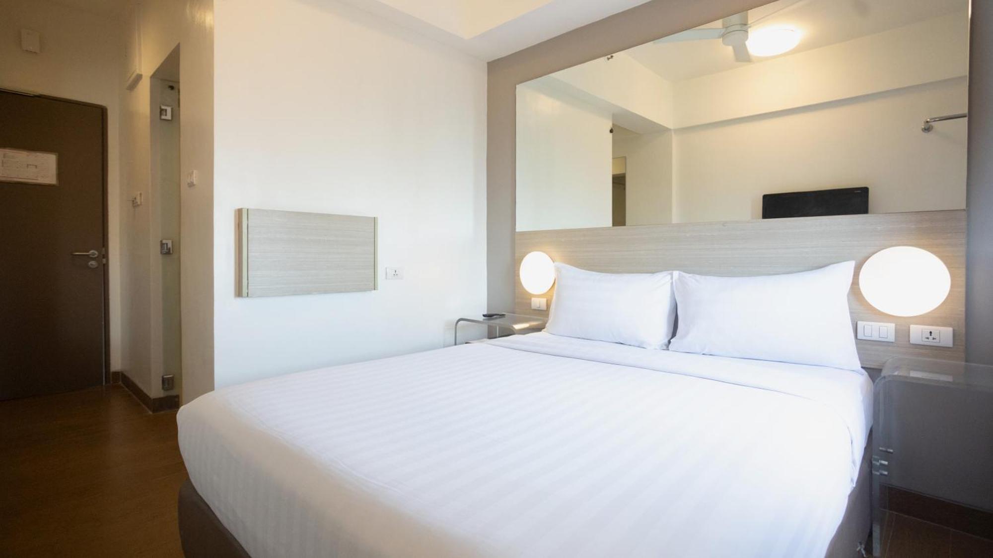 Hotel Red Planet Makati Avenue Manila