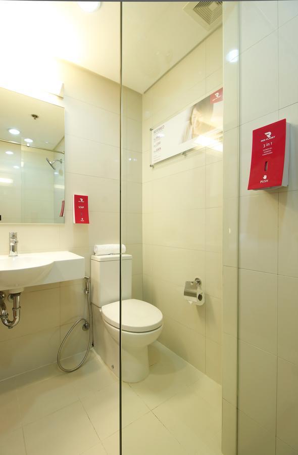 Red Planet Makati Avenue Manila Hotel 3*