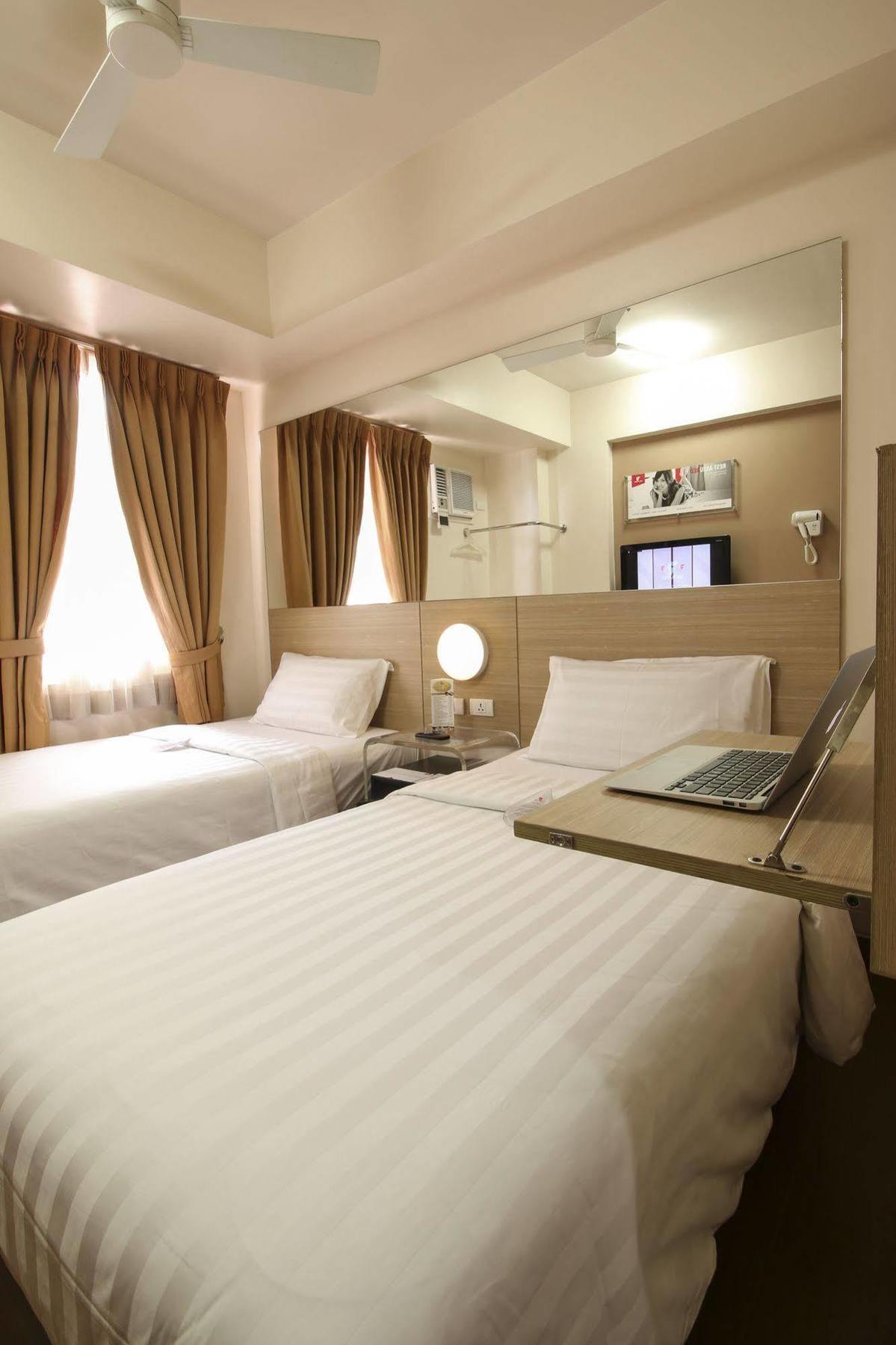 Red Planet Makati Avenue Manila Hotel Makati City